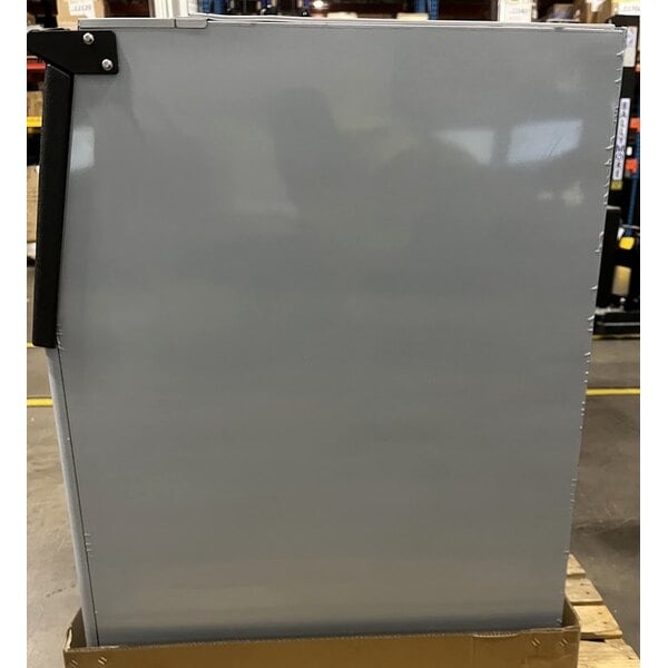 Scratch and Dent Avantco Ice BIN23022 22" Ice Storage Bin - 275 lb.