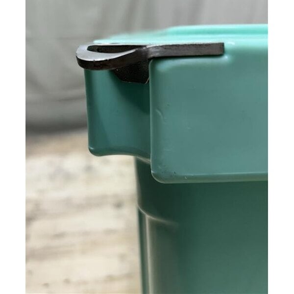 Scratch and Dent CaterGator CG170SF Seafoam 170 Qt. Rotomolded Outdoor Cooler / Ice Chest