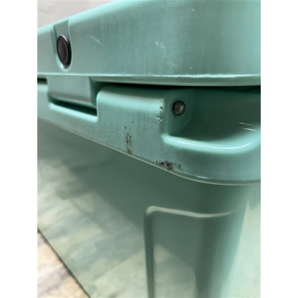 Scratch and Dent CaterGator CG170SF Seafoam 170 Qt. Rotomolded Outdoor Cooler / Ice Chest