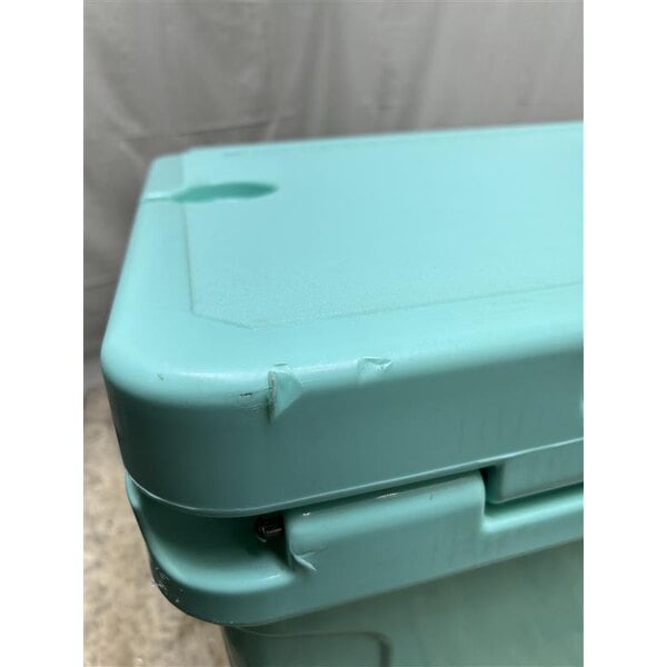 Scratch and Dent CaterGator CG170SF Seafoam 170 Qt. Rotomolded Outdoor Cooler / Ice Chest