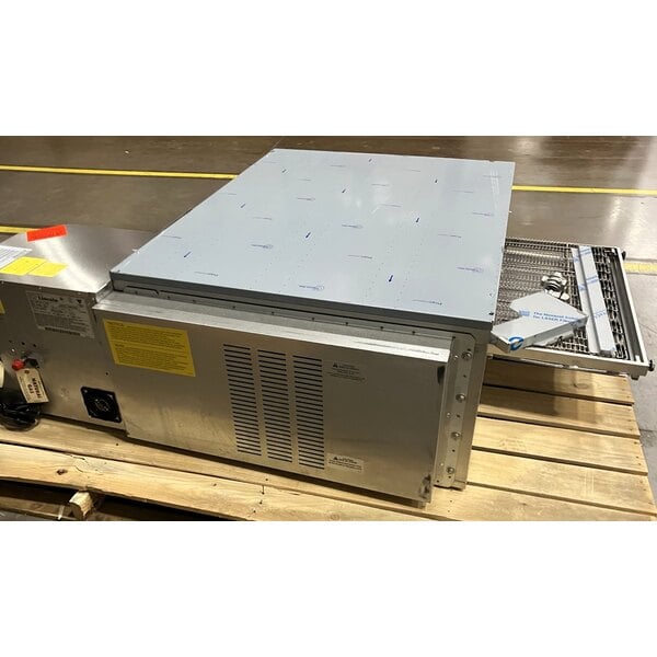 Scratch and Dent Lincoln 3240-000-N-K2302 Impinger 3240 Series FastBake Natural Gas Conveyor Oven, Bidirectional Operation - 115,000 BTU