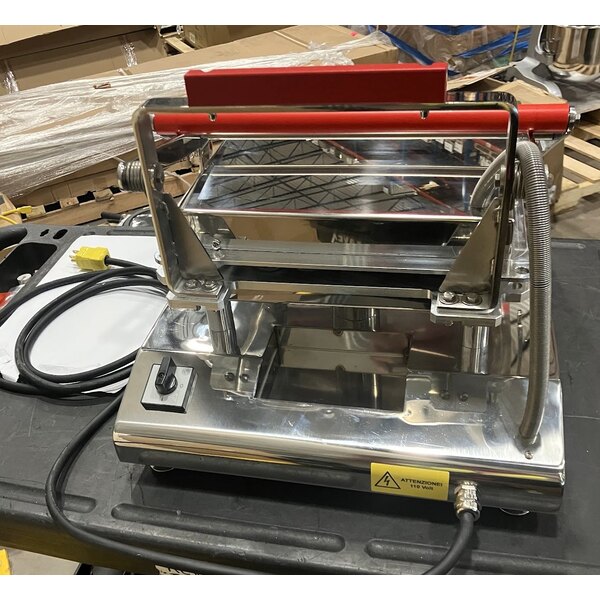 Scratch and Dent Pavoni Cookmatic Pastry / Tartlet Heated Press - 110V