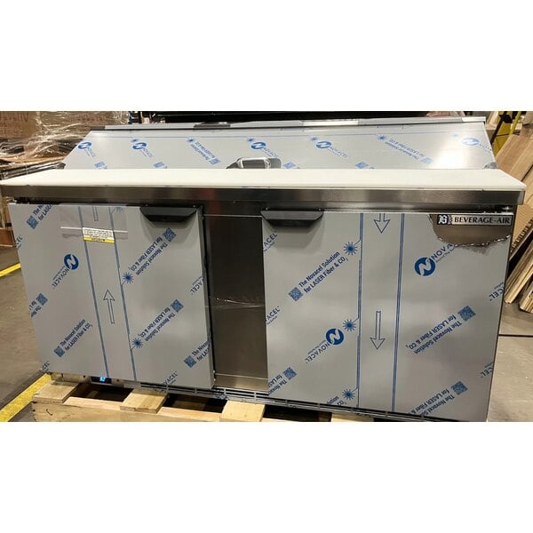 Scratch and Dent Beverage-Air SPE60HC-16 Elite Series 60" 2 Door Refrigerated Sandwich Prep Table
