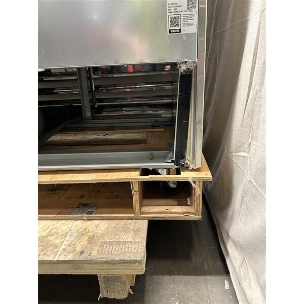 Scratch and Dent Avantco SS-3R-HC 81 5/16" Stainless Steel Solid Door Reach-In Refrigerator