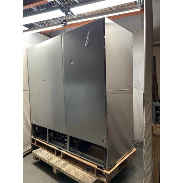 Scratch and Dent Avantco SS-3R-HC 81 5/16" Stainless Steel Solid Door Reach-In Refrigerator