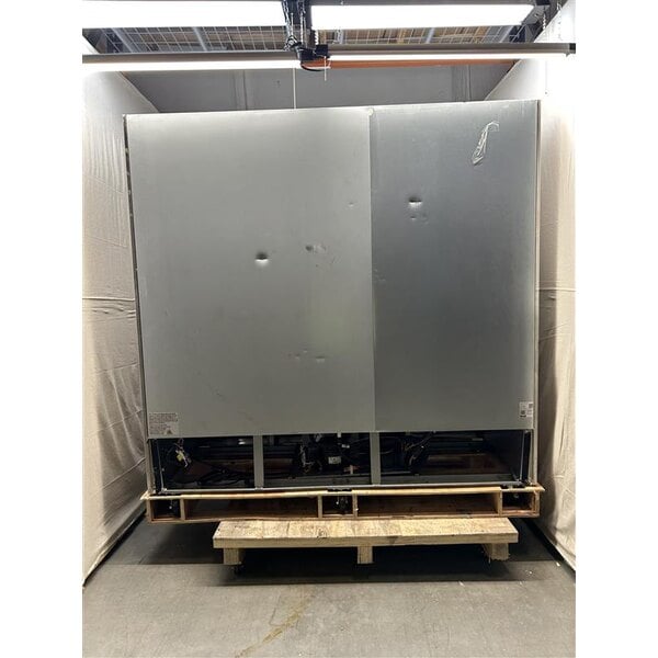 Scratch and Dent Avantco SS-3R-HC 81 5/16" Stainless Steel Solid Door Reach-In Refrigerator
