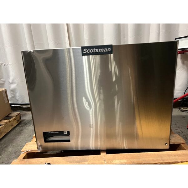 Scratch and Dent Scotsman MC0330MWX-1A Prodigy Elite® Series 30" Water-Cooled Medium Cube Ice Machine - 372 lb., 115V