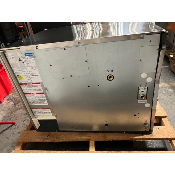 Scratch and Dent Scotsman MC0330MWX-1A Prodigy Elite® Series 30" Water-Cooled Medium Cube Ice Machine - 372 lb., 115V