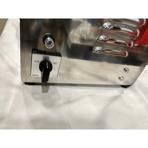 Scratch and Dent Avantco MG22R #22 Meat Grinder with Reverse Function - 110V, 1 1/2 hp
