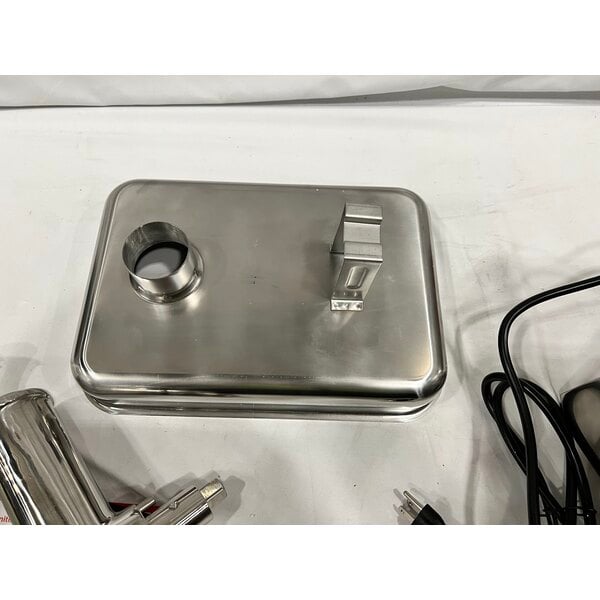 Scratch and Dent Avantco MG22R #22 Meat Grinder with Reverse Function - 110V, 1 1/2 hp