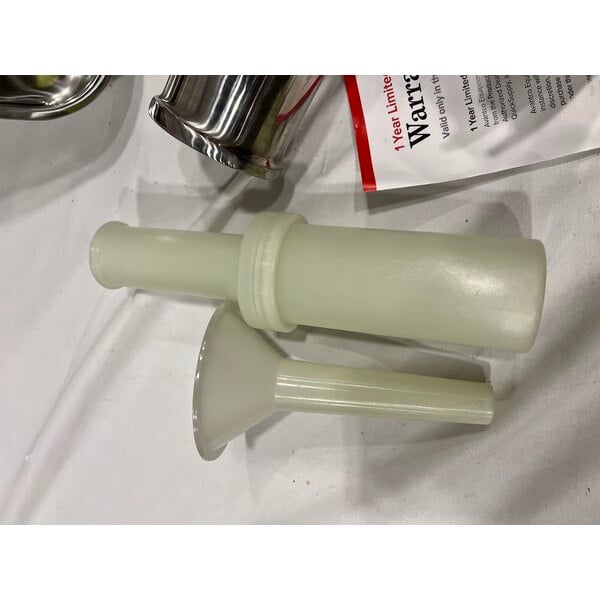 Scratch and Dent Avantco MG22R #22 Meat Grinder with Reverse Function - 110V, 1 1/2 hp