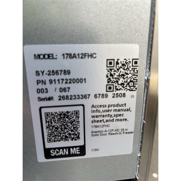 Scratch and Dent Avantco A-12F-HC 25" Solid Door Reach-In Freezer