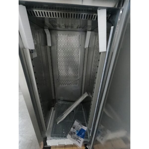 Scratch and Dent Avantco Z1-R-HC 29" Solid Door Stainless Steel Reach-In Refrigerator