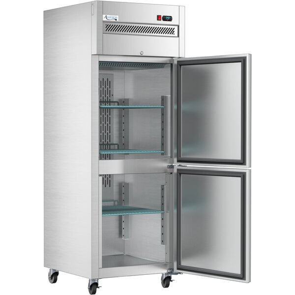 Scratch and Dent Avantco Z1-R2-A 29" Right-Hinged Solid Half Door Stainless Steel Reach-In Refrigerator