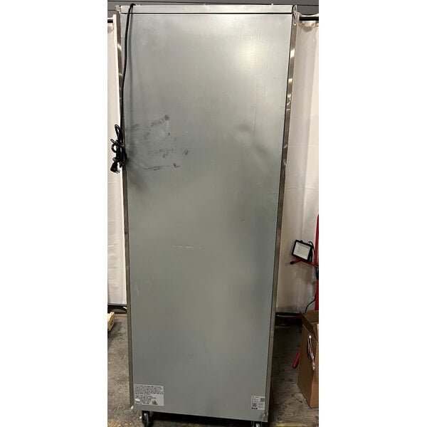 Scratch and Dent Avantco Z1-R2-A 29" Right-Hinged Solid Half Door Stainless Steel Reach-In Refrigerator