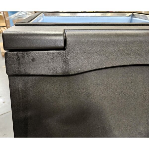 Scratch and Dent Avantco Ice BIN54030 30" Ice Storage Bin with Plastic Exterior - 536 lb.