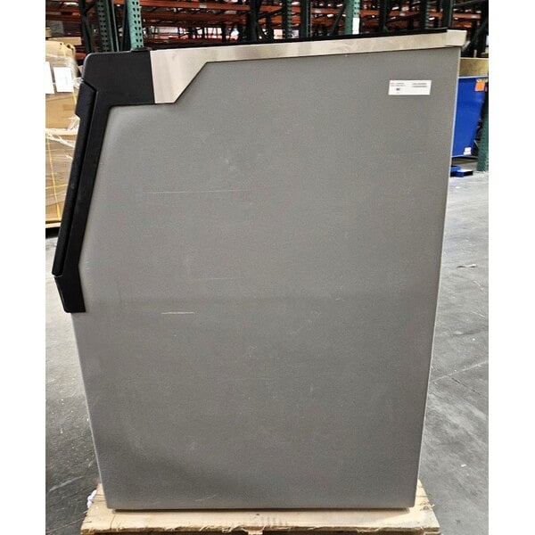 Scratch and Dent Avantco Ice BIN54030 30" Ice Storage Bin with Plastic Exterior - 536 lb.