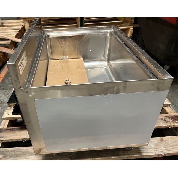 Scratch and Dent Regency 18" x 24" Underbar Ice Bin with 7 Circuit Post-Mix Cold Plate and Bottle Holders - 51 lb.