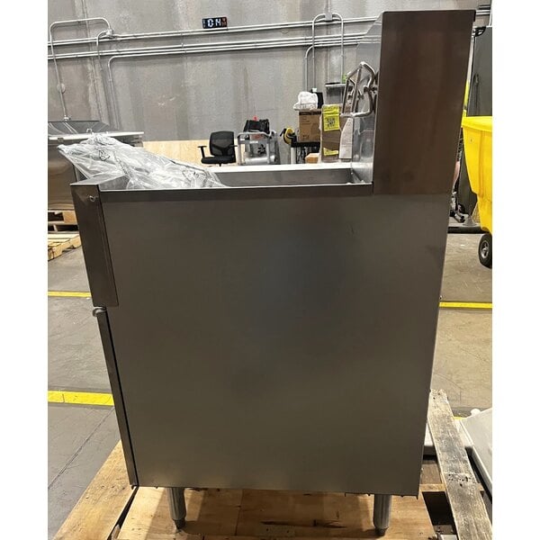 Scratch and Dent Dean by Frymaster SR114E Super Runner Economy 40 lb. Electric Floor Fryer - 208V, 1 Phase