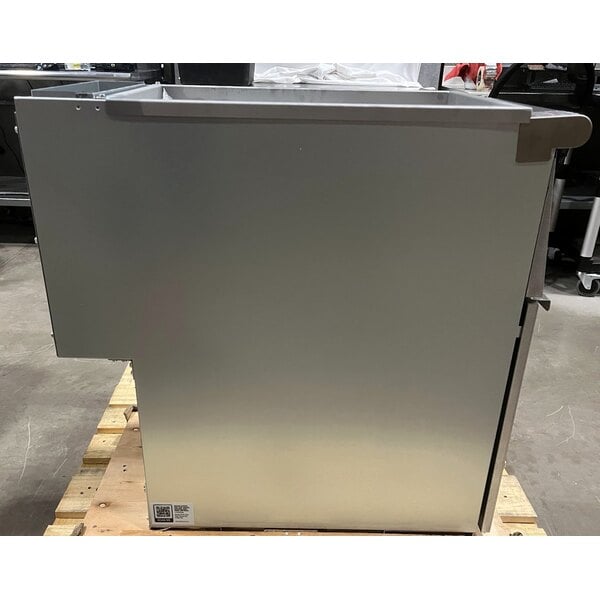 Scratch and Dent Avantco F4-ES-N 45-50 lb. Natural Gas Stainless Steel Floor Fryer - 85,000 BTU