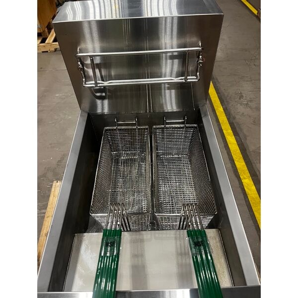 Scratch and Dent Dean by Frymaster SR114E Super Runner Economy 40 lb. Electric Floor Fryer - 208V, 1 Phase