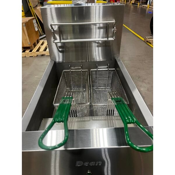 Scratch and Dent Dean by Frymaster SR114E Super Runner Economy 40 lb. Electric Floor Fryer - 208V, 1 Phase