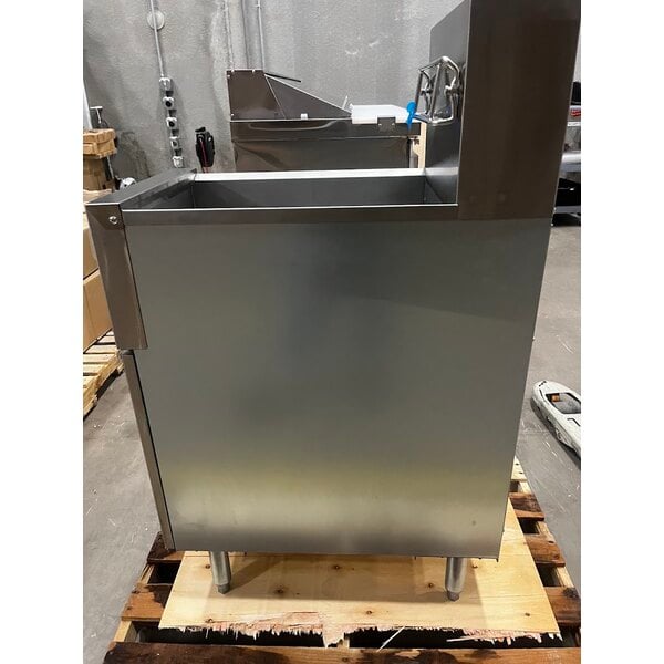 Scratch and Dent Dean by Frymaster SR114E Super Runner Economy 40 lb. Electric Floor Fryer - 208V, 1 Phase