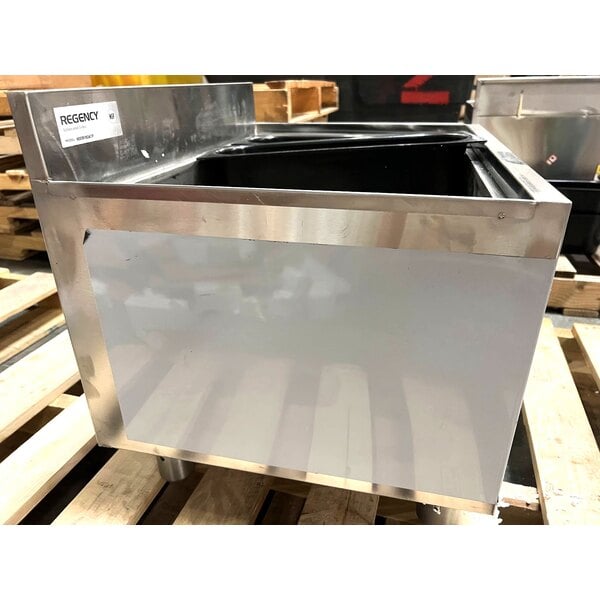 Scratch and Dent Regency 18" x 24" Underbar Ice Bin with 7 Circuit Post-Mix Cold Plate and Bottle Holders - 51 lb.