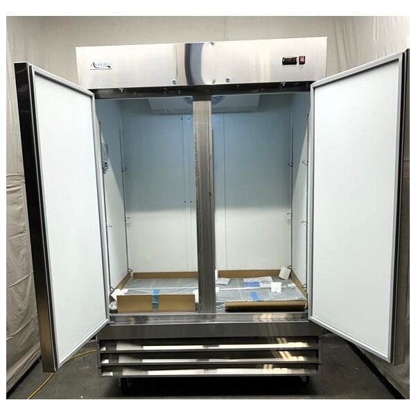 Scratch and Dent Avantco A-49F-HC 54" Solid Door Reach-In Freezer