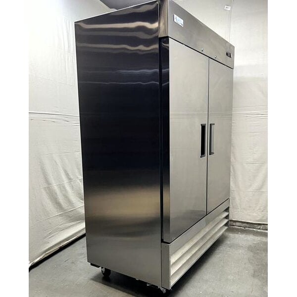 Scratch and Dent Avantco A-49R-HC 54" Solid Door Reach-In Refrigerator