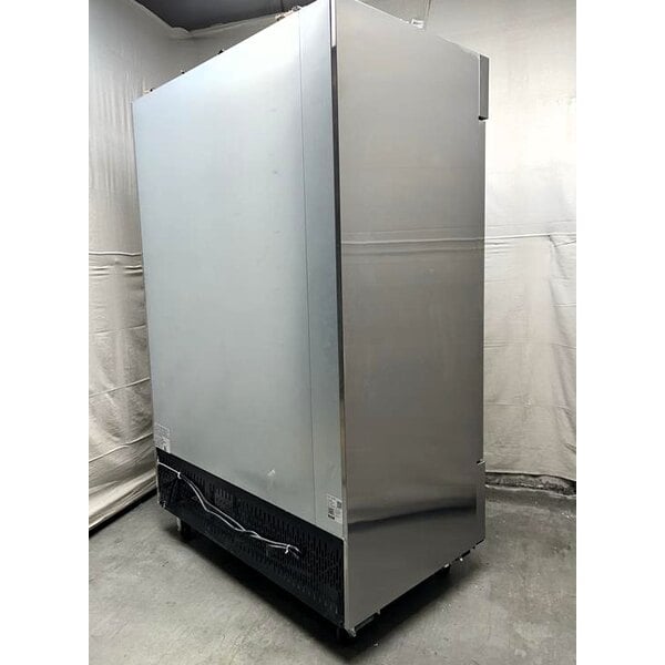 Scratch and Dent Avantco A-49R-HC 54" Solid Door Reach-In Refrigerator