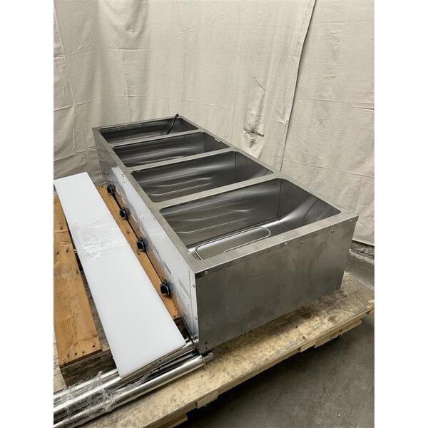 Scratch and Dent Avantco STE-4SA Four Pan Open Well Electric Steam Table with Undershelf - 120V, 2000W