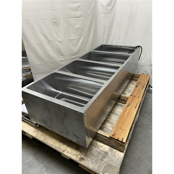 Scratch and Dent Avantco STE-4SA Four Pan Open Well Electric Steam Table with Undershelf - 120V, 2000W