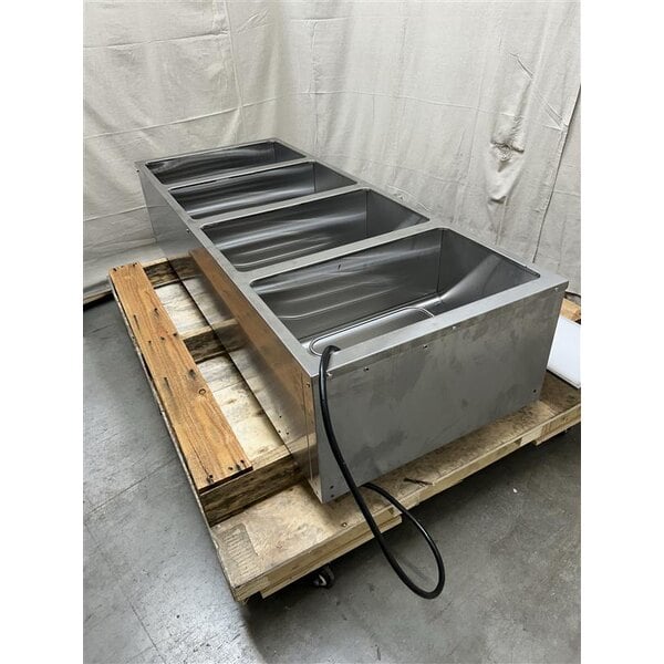 Scratch and Dent Avantco STE-4SA Four Pan Open Well Electric Steam Table with Undershelf - 120V, 2000W