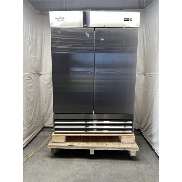 Scratch and Dent MainStreet Equipment BMR-49-R 54" Solid Door Reach-In Refrigerator