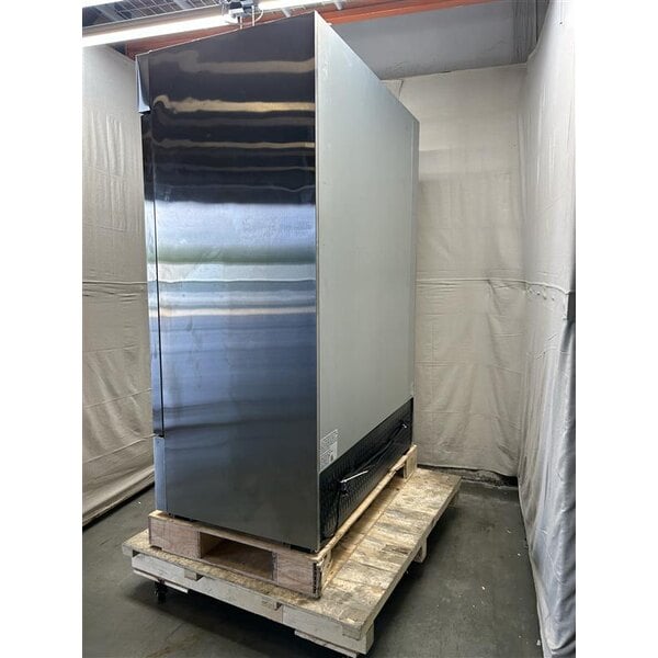 Scratch and Dent MainStreet Equipment BMR-49-R 54" Solid Door Reach-In Refrigerator