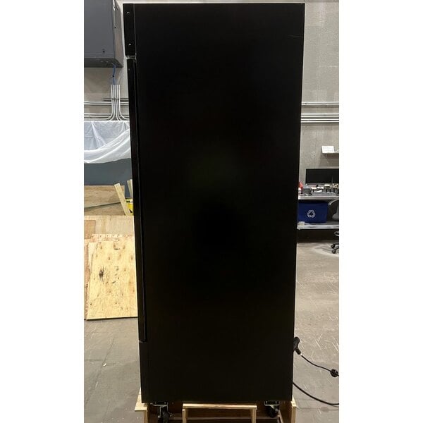 Scratch and Dent Avantco GD-ICE-24F 31" Black Indoor Glass Door Ice Merchandiser
