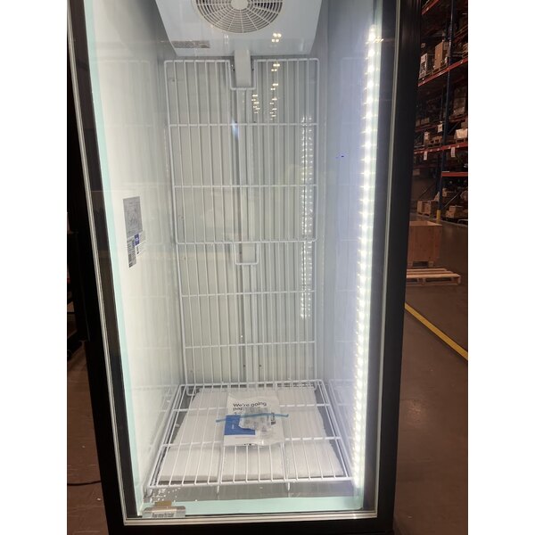 Scratch and Dent Avantco GD-ICE-24F 31" Black Indoor Glass Door Ice Merchandiser