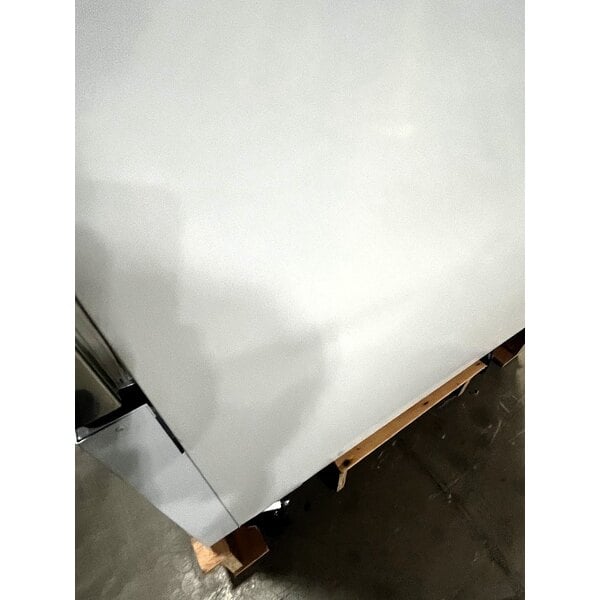 Scratch and Dent Avantco GD-ICE-49F 53" White Indoor Glass Door Ice Merchandiser