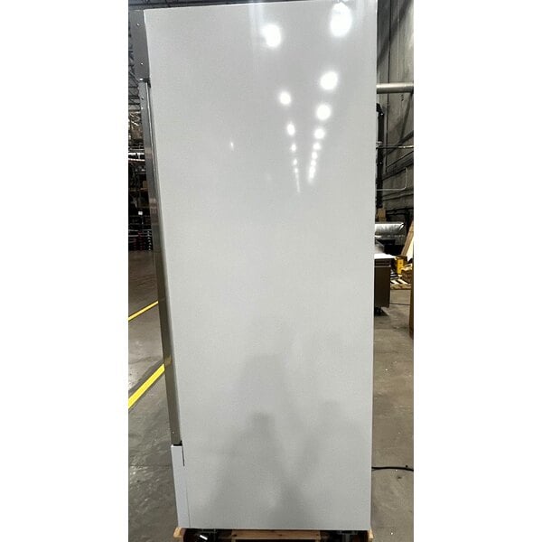 Scratch and Dent Avantco GD-ICE-49F 53" White Indoor Glass Door Ice Merchandiser