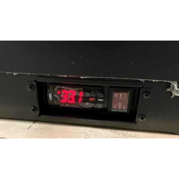 Scratch and Dent Avantco HBB-80-HC 80" Black Horizontal Bottle Cooler