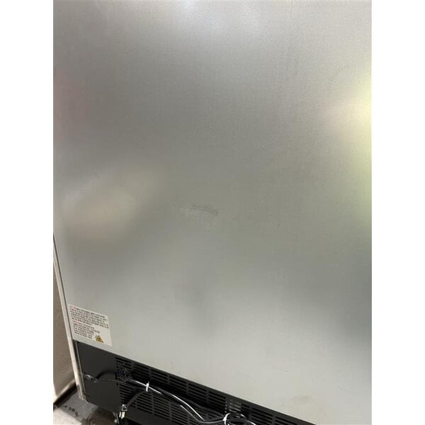 Scratch and Dent Avantco SS-3R-HC 81 5/16" Stainless Steel Solid Door Reach-In Refrigerator
