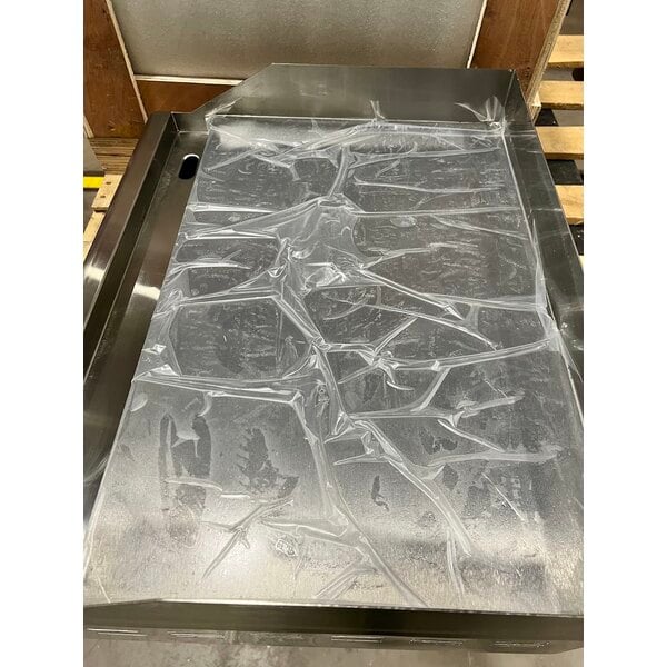 Scratch and Dent Avantco EG24N 24" Electric Countertop Griddle - 208/240V, 2675W-3560W