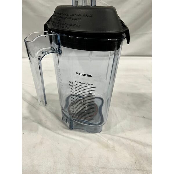 Scratch and Dent Vitamix 62824 Drink Machine Advance 2.3 hp Black Blender with 48 oz. Container - 120V