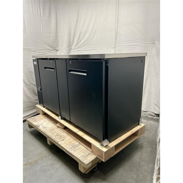 Scratch and Dent Avantco UDD-3-HC (2) Four Tap Kegerator Beer Dispenser - Black, (3) 1/2 Keg Capacity