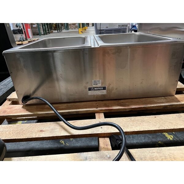 Scratch and Dent Avantco FW200D 12" x 20" Full Size Dual Well Electric Countertop Food Warmer with Thermostatic Controls - 120V, 2,000W