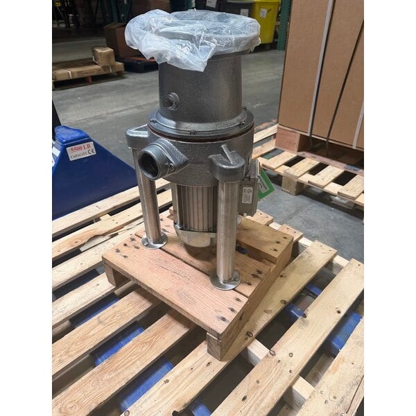 Scratch and Dent Hobart FD4/150-1 Commercial Garbage Disposer with Adjustable Flanged Feet - 1 1/2 hp, 208-230/460V