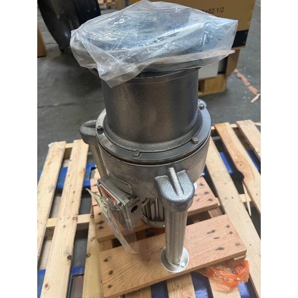 Scratch and Dent Hobart FD4/150-1 Commercial Garbage Disposer with Adjustable Flanged Feet - 1 1/2 hp, 208-230/460V