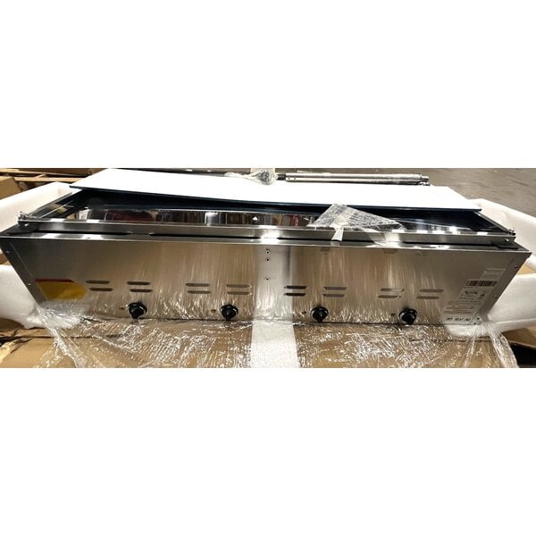 Scratch and Dent Avantco STE-4SA Four Pan Open Well Electric Steam Table with Undershelf - 120V, 2000W