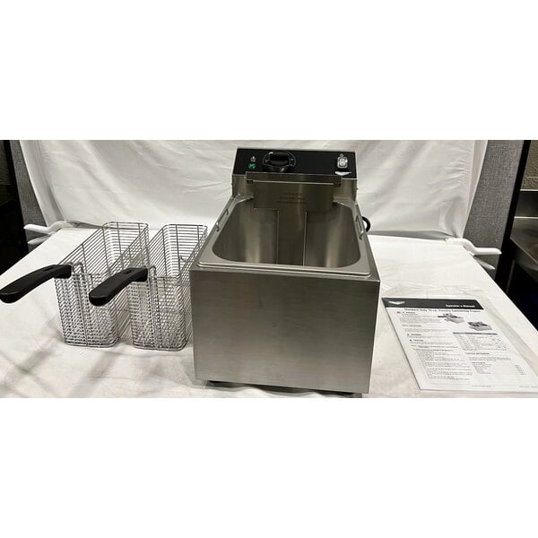 Scratch and Dent Vollrath CF-1800 10 lb. Commercial Countertop Deep Fryer - 120V